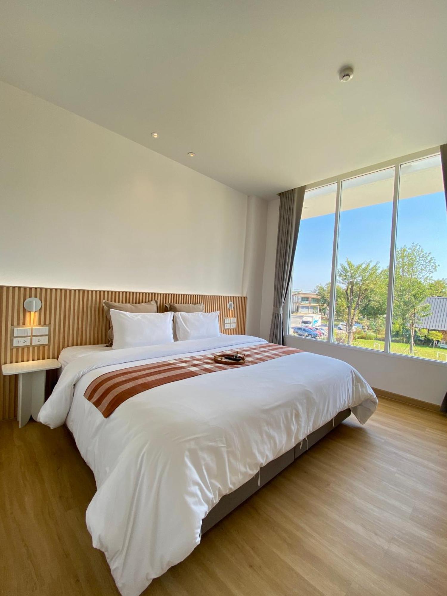 Punn Hotel Korat Накхонратчасима Экстерьер фото